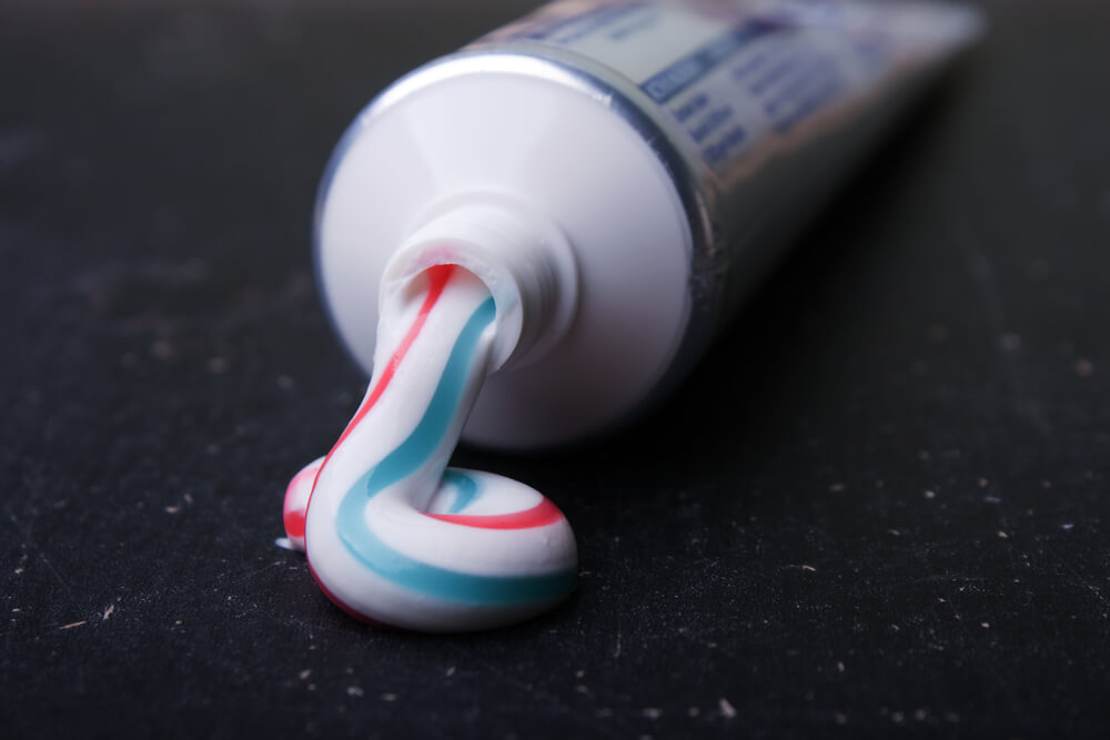 Common Toxins in Toothpaste + Choosing a Better Alternative The Art