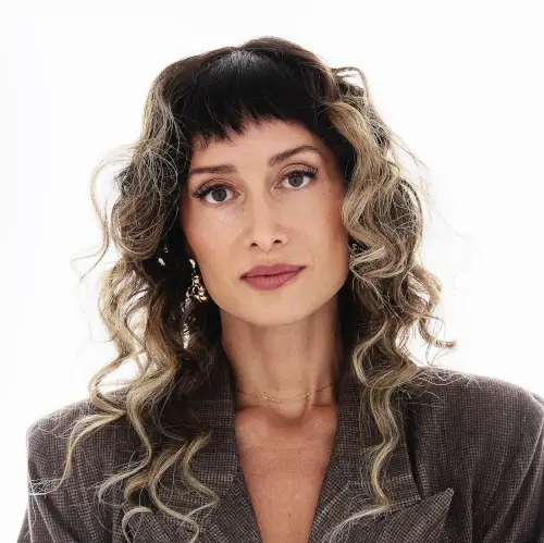 Rachelle Robinett headshot